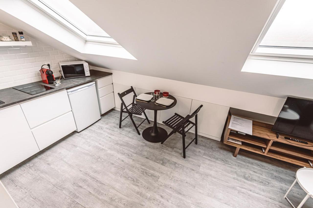 Le Coquet Logement Climatise Face A La Cathedrale - 3G 兰斯 外观 照片