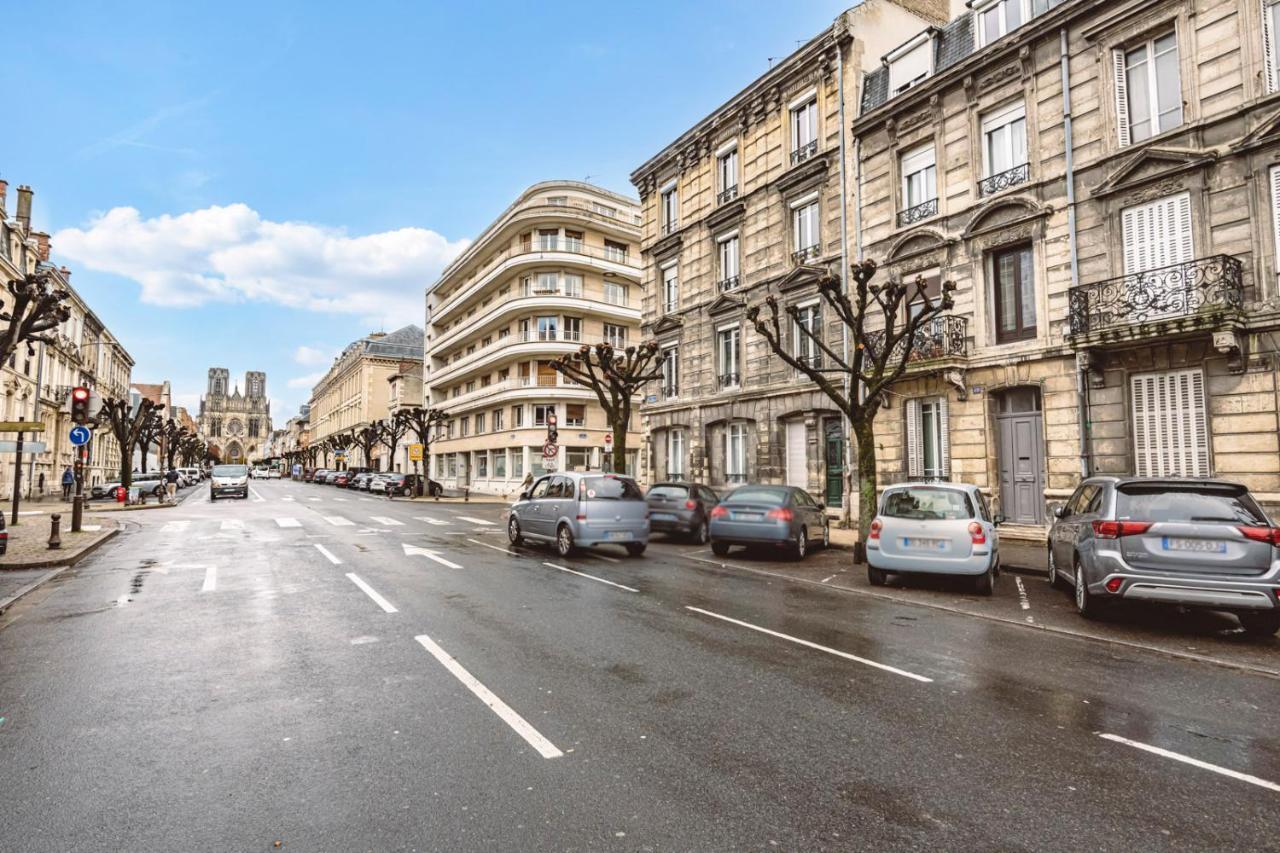 Le Coquet Logement Climatise Face A La Cathedrale - 3G 兰斯 外观 照片